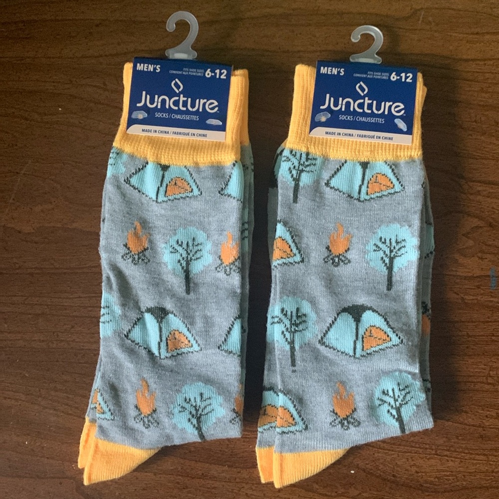 *5/$5* It’s bundle time! NWOT 2pc Juncture Campfire Sock Set